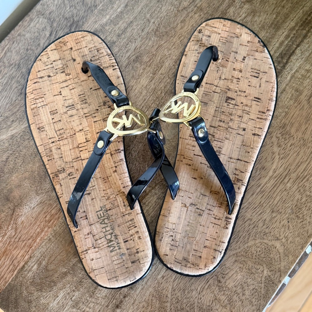 Michael Kors Plate Thong Sandals Women 8 Black Cork Gold Logo Flip Flop Y2K Glam